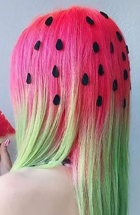 cabello loco forma de sandia color rosa y verde 2024