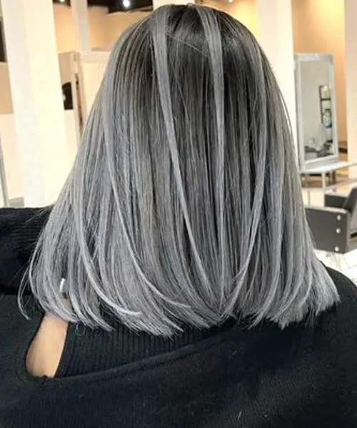 Cabello de color gris platinado