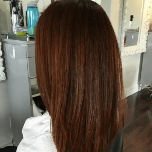 Chocolate y sutil color de cabello castaño rojizo