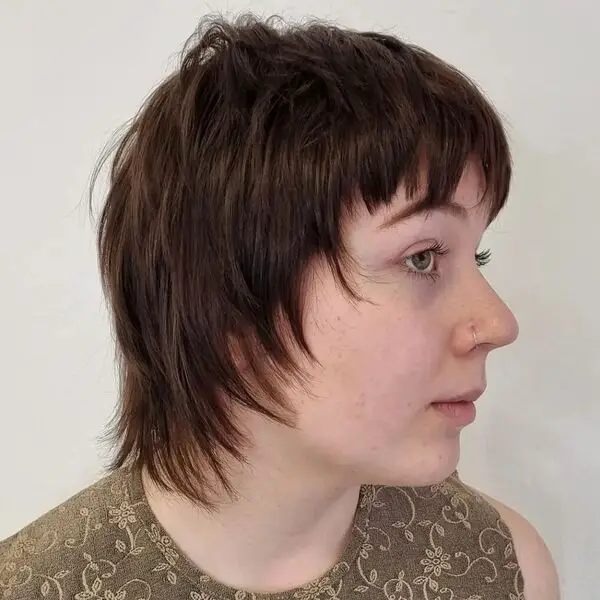 Corte de pelo con capas asimétricas