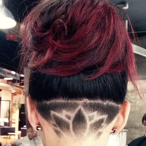 Estilo de mujer con corte de flor de loto