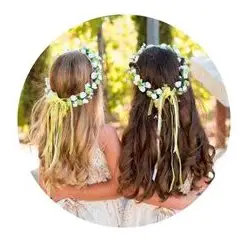 Peinados bonitos para comunión con una corona floral