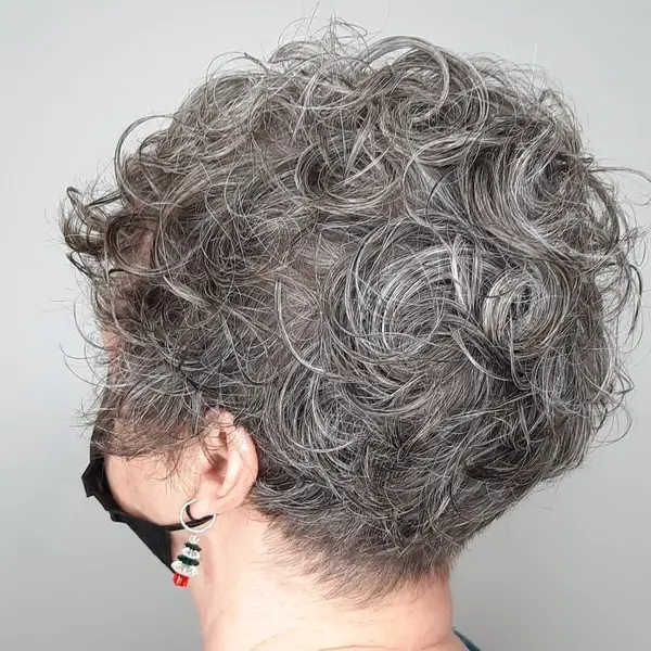 Corte de cabello corto para mujeres mayores