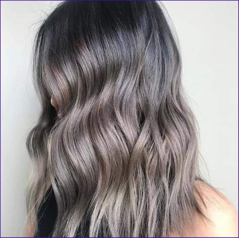 marron mezclaro con mechas balayage 2024