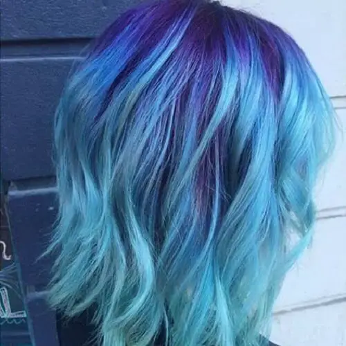 pelo azul y morado 2024