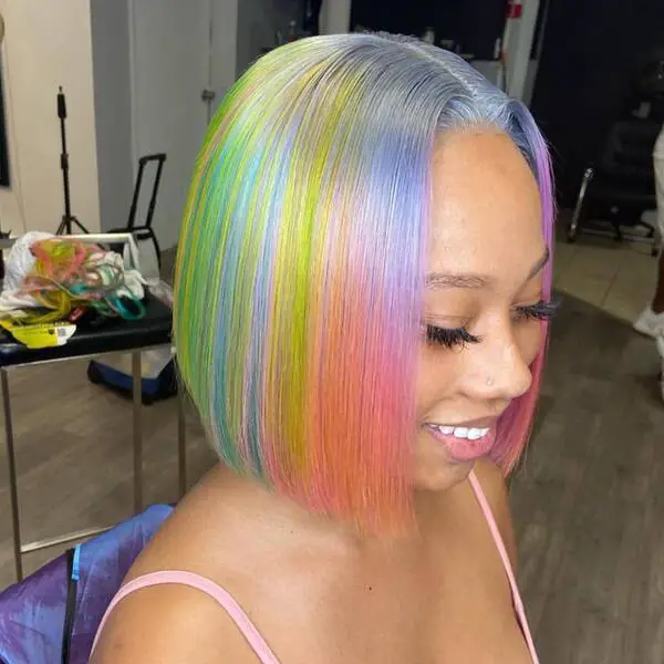 Corte de pelo Bob con color del arco iris
