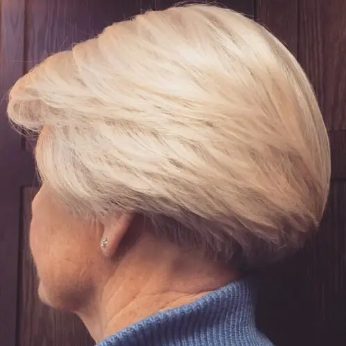 Peinado de cuña para mujeres mayores